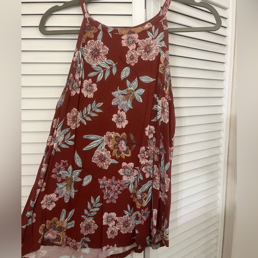 Maurice’s red floral tank